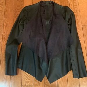 Zara faux leather black blazer size xs. In very good condition.